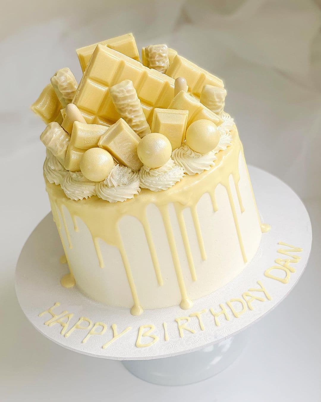 white chocolate cake 